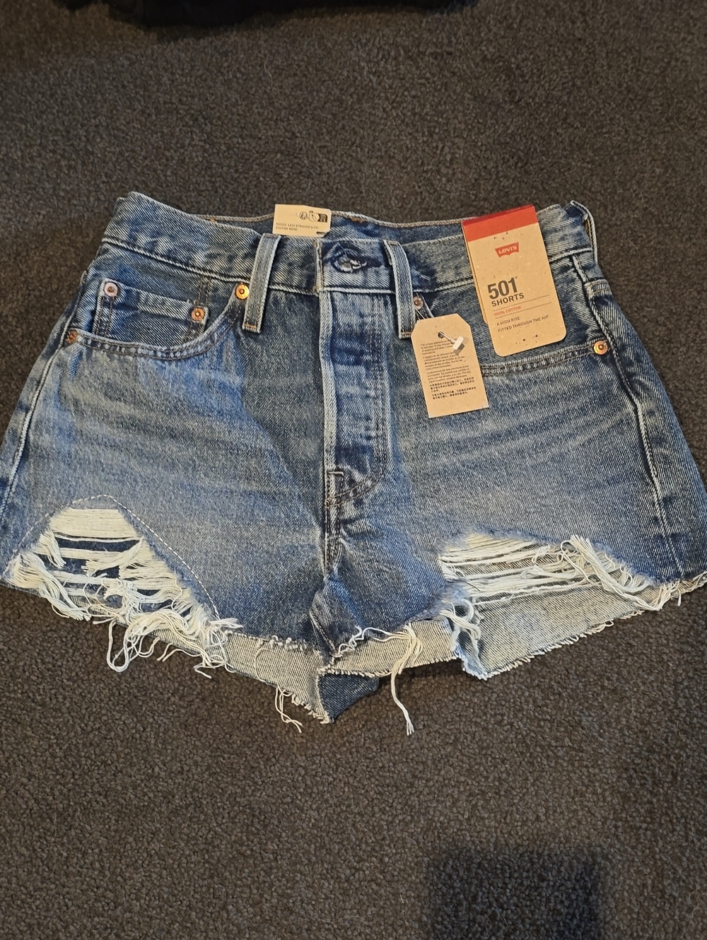 NWT Levi's 501 Cutoff Distressed Denim Shorts in Blue